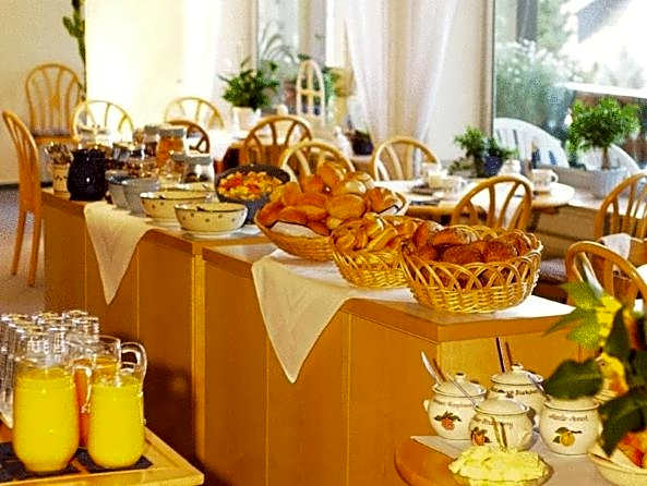 BELVEDERE - das BIO HOTEL Garni & SuiteHotel am Edersee ! Unser Geschenk für Sie, auch die GästeCard GrimmHeimat!