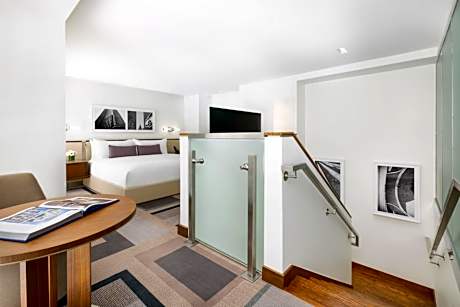 Deluxe Suite with Spa Bath