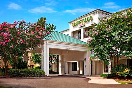 Courtyard by Marriott Covington / Mandeville