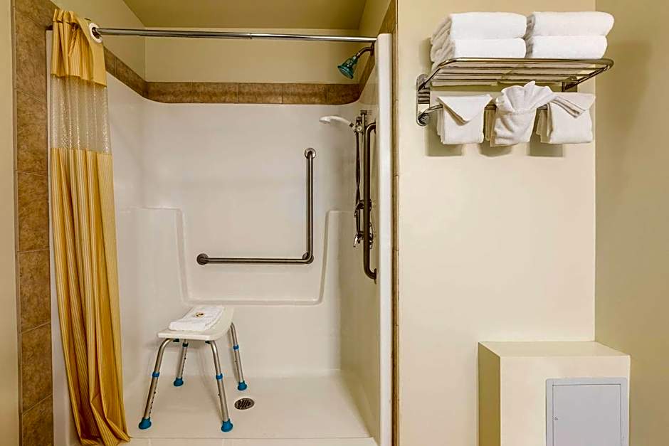 Days Inn by Wyndham Chetwynd