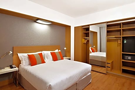 King Accessible Room