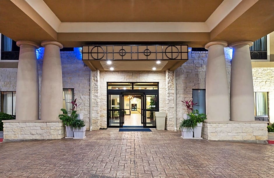 Holiday Inn Express Hotel & Suites Victoria By IHG