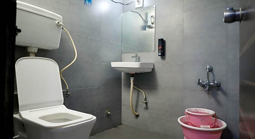 Hotel Gold Leaf,Ahmedabad