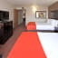 Holiday Inn Express & Suites Bloomington West