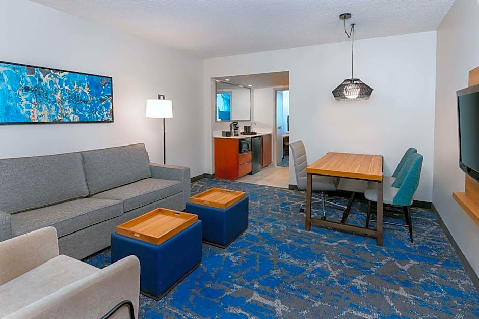 Embassy Suites By Hilton Hotel Tampa-USF/Near Busch Gardens