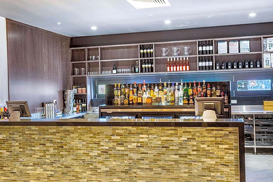 QUALITY HOTEL LAKESIDE