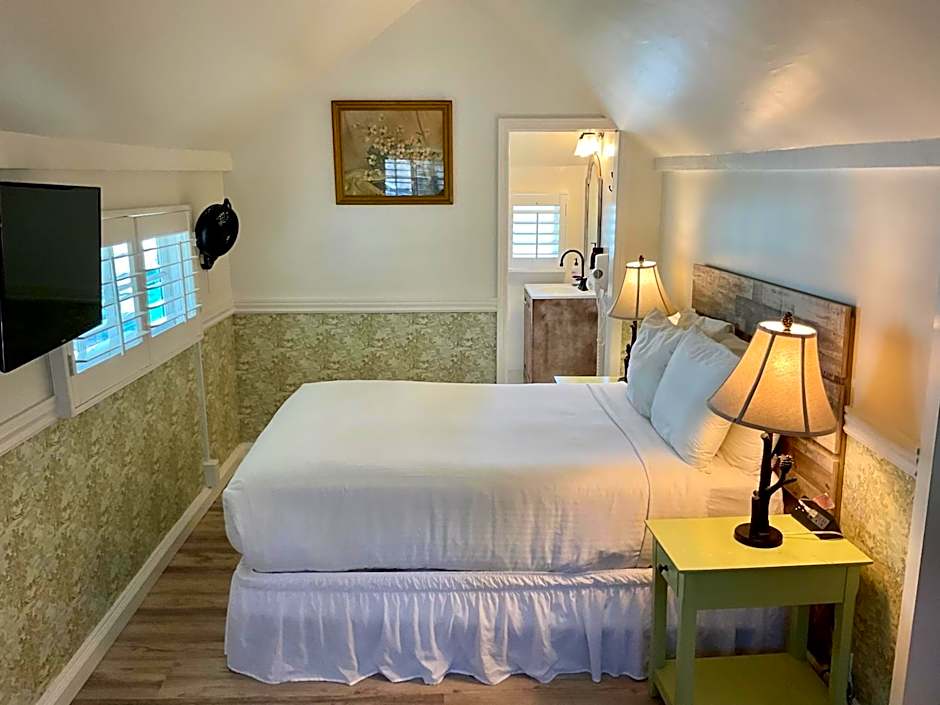 Carmel Green Lantern Inn