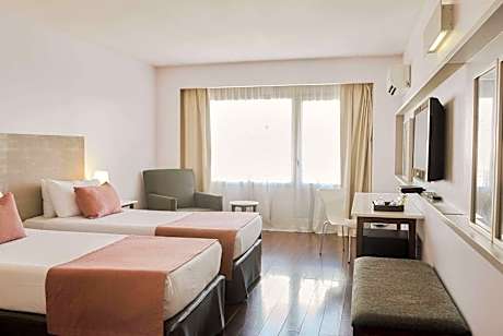 Twin Room - Non-Smoking