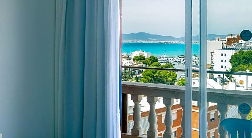 Hotel Seramar Luna-Luna Park