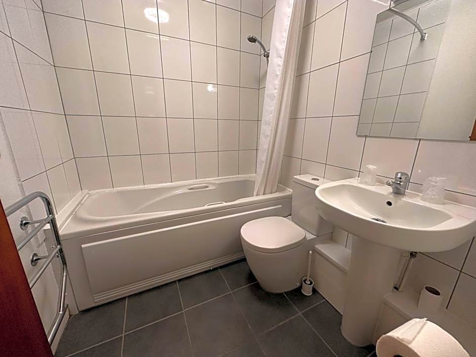 Pine Lodge Hotel & Restaurant Mansfield