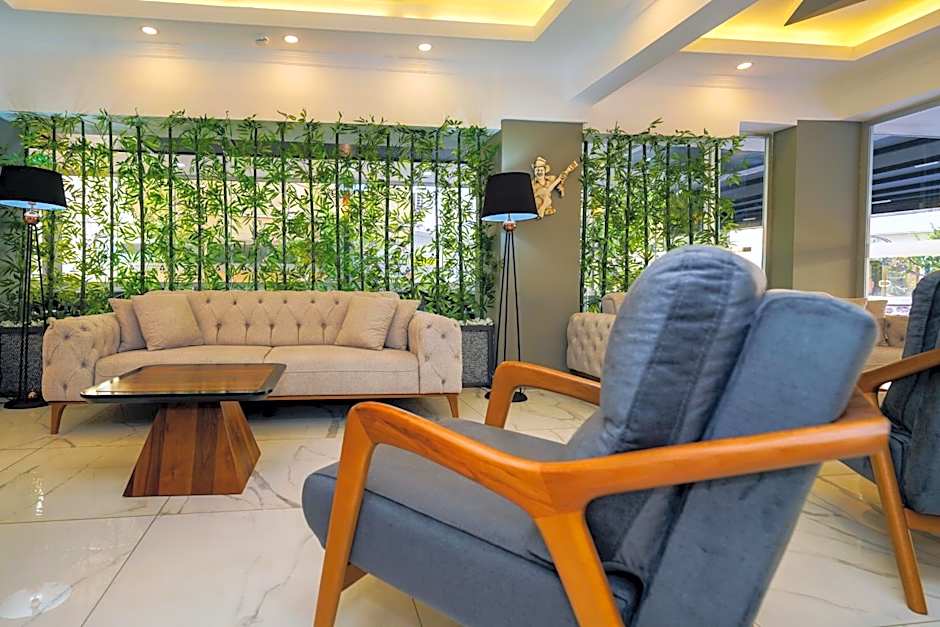 Miss Cleopatra Hotel