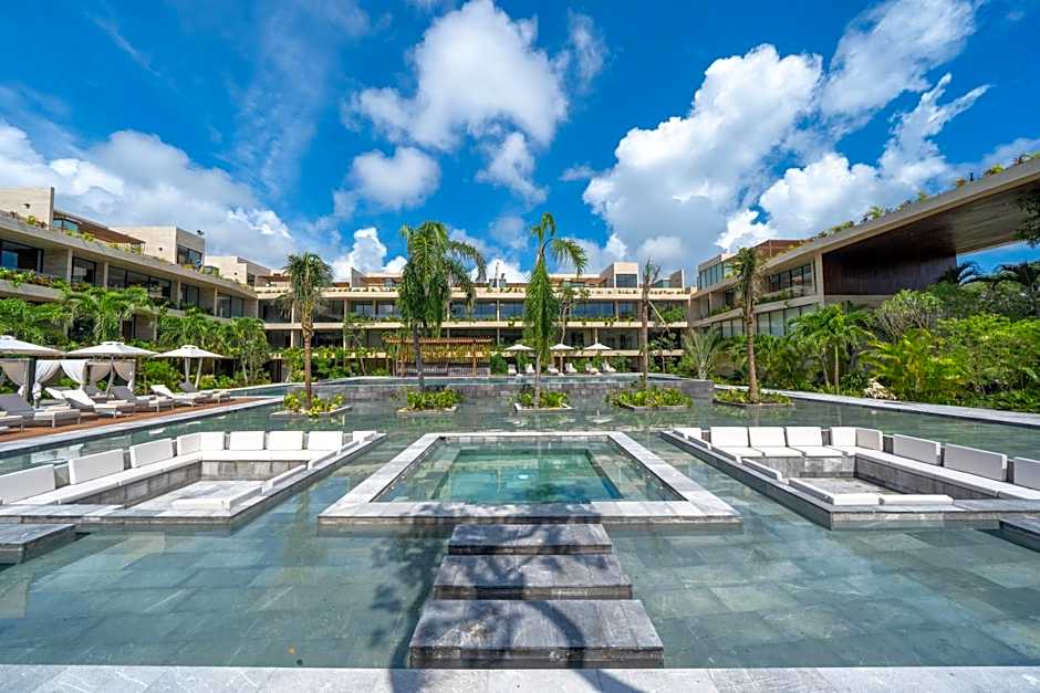 Mistiq Tulum