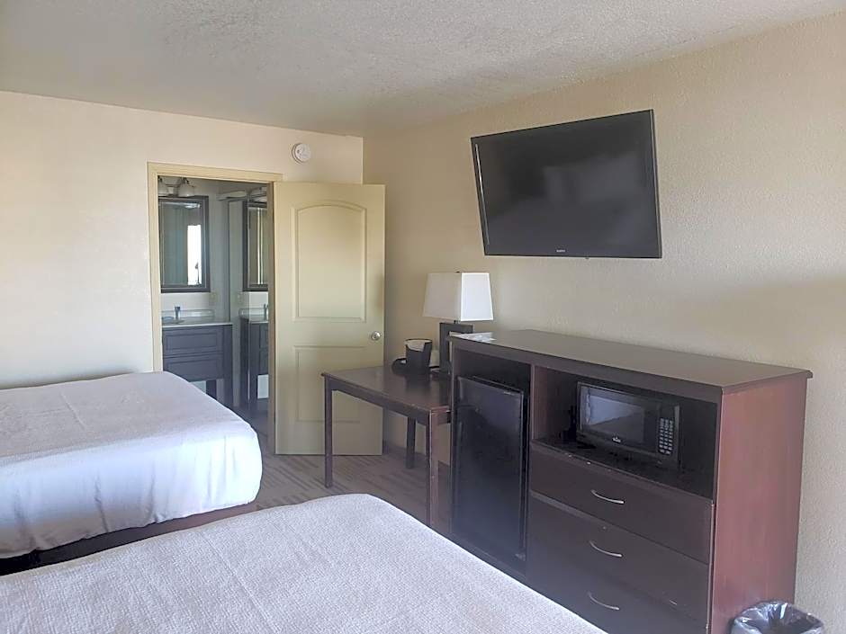 Grand Texan Hotel And Convention Center