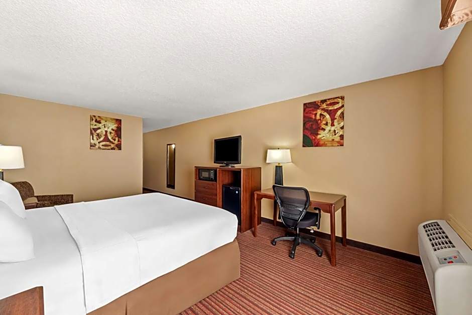 SureStay Plus by Best Western San Antonio Fiesta Inn