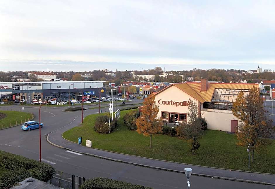 B&B HOTEL Paris Nord Gonesse Parc des Expos