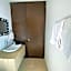 Escape to Paradise, Minimalist 4-BR Beachfront, 300 Mbps with amazing views