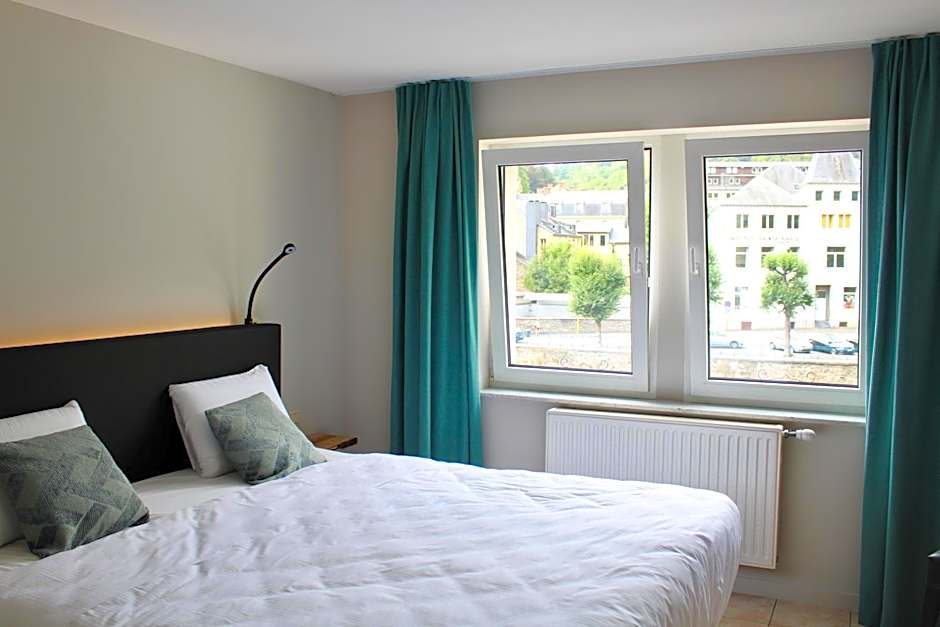 MAISON de VACANCES Bouillon 30 personnes