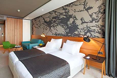 Deluxe Double Room with Sea View and Balcony