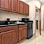 La Quinta Inn & Suites by Wyndham Midwest City - Tinker AFB