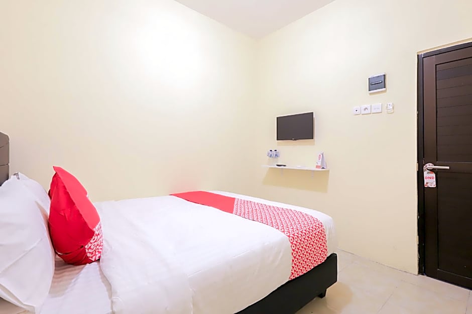 OYO 779 Mn One Residence Syariah Near ITC Cempaka Mas Near Kalbe Farma