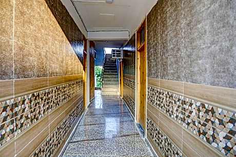 Collection O Aditya Inn Sector 66 Noida Near Adarsh Pariksha Kendra