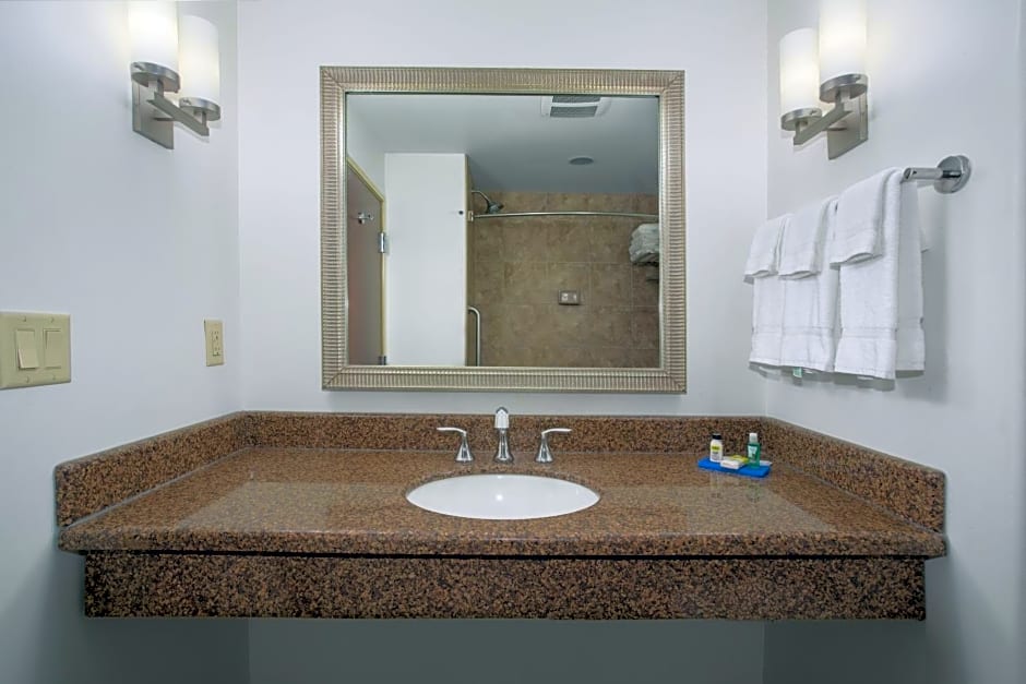 Holiday Inn Express Hotel & Suites Lander By IHG