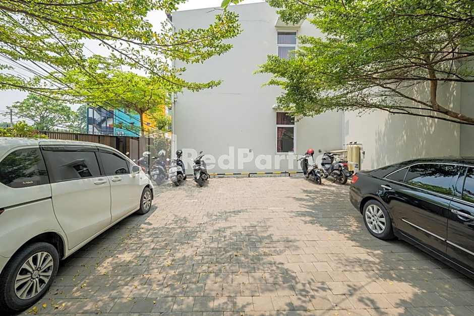 Palm Eight Mitra RedDoorz