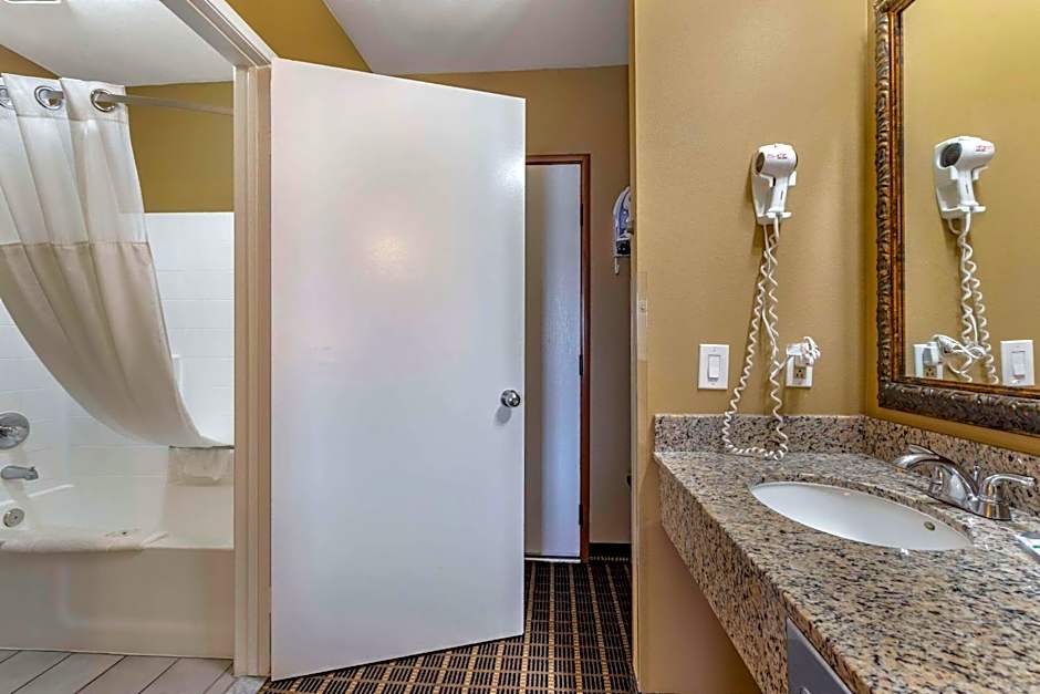 Quality Inn & Suites Westminster - Seal Beach Westminster