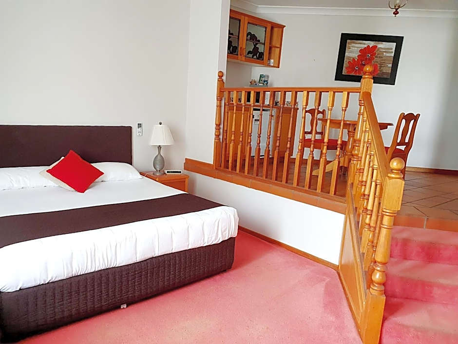 Photo 1 of 8 of Executive 1 King Bed