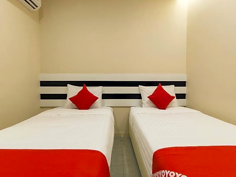 SUPER OYO 1145 Lea Guest House & Cafe