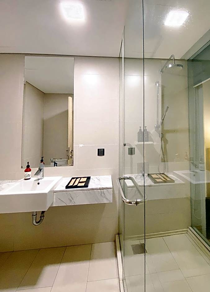 Straits Suite by C Homestay Malacca