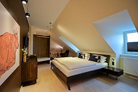 Comfort Queen Room