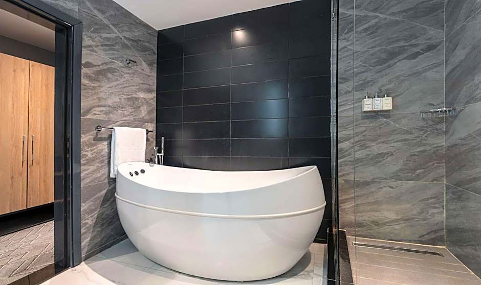 Park Inn by Radisson Serviced Apartments Lagos Victoria Island