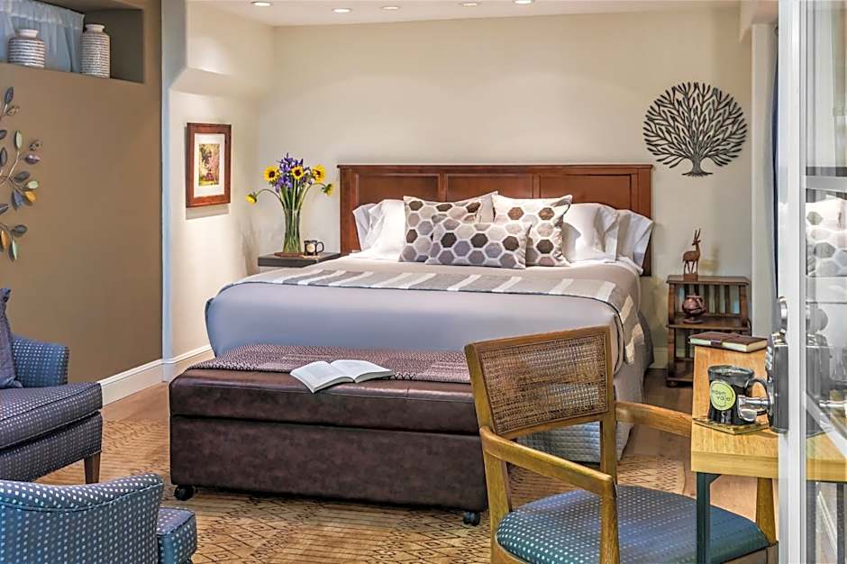 Photo 1 of 4 of Superior 1 King Bed