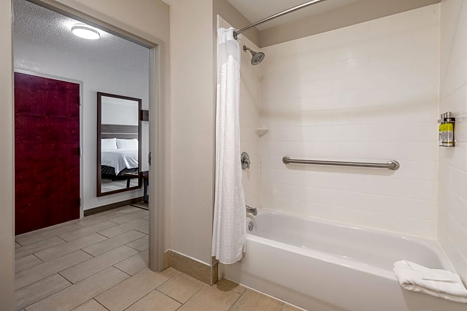 Holiday Inn Express & Suites Statesville By IHG