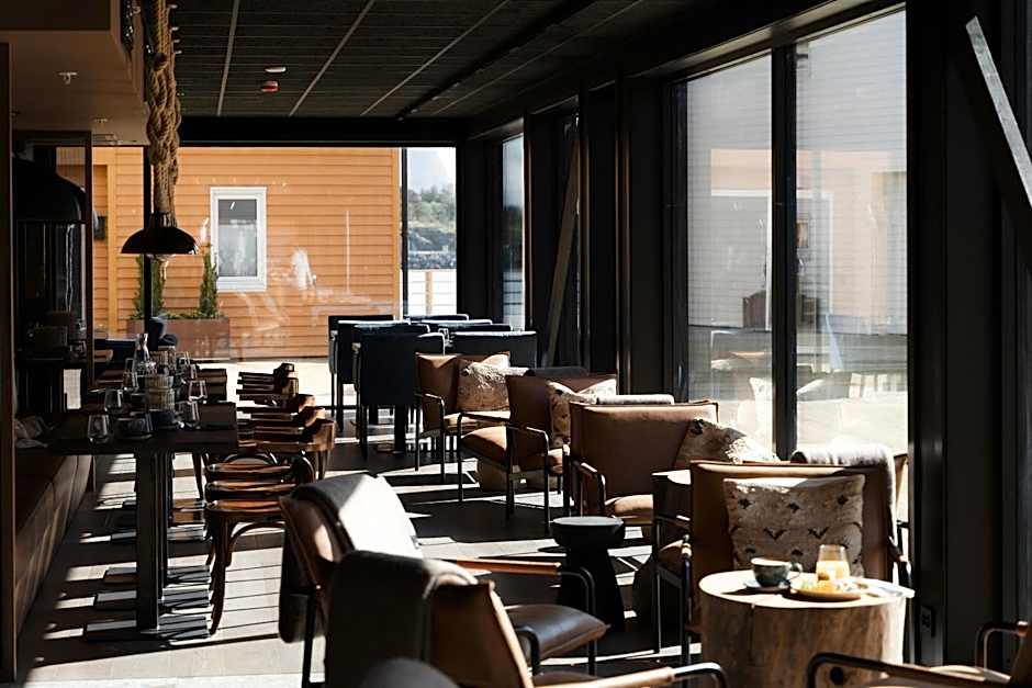 Henningsvær Bryggehotell - by Classic Norway Hotels