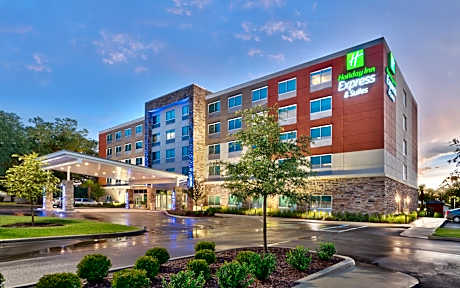 Holiday Inn Express & Suites Gainesville I-75 By IHG