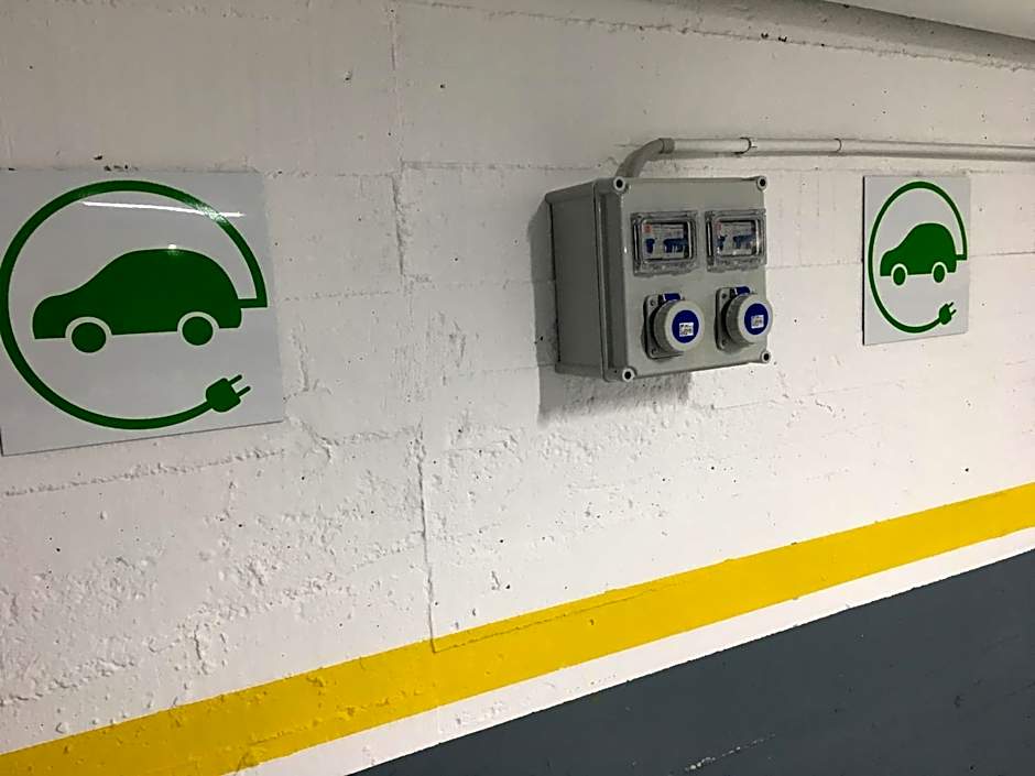 Las Rocas Playa Hotel