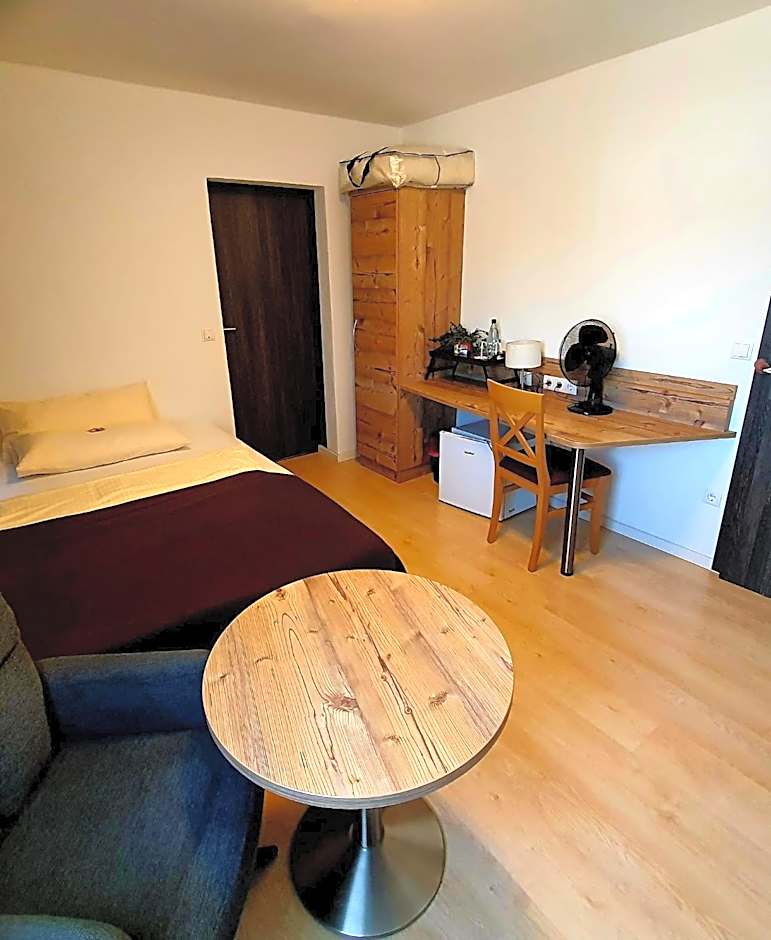 'Schlabecks - Fränkischer Hof' - - - Garni-Hotel-Pegnitz