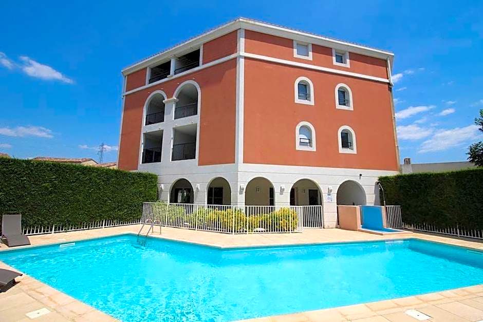 Park & Suites Village Aix-Le Rousset