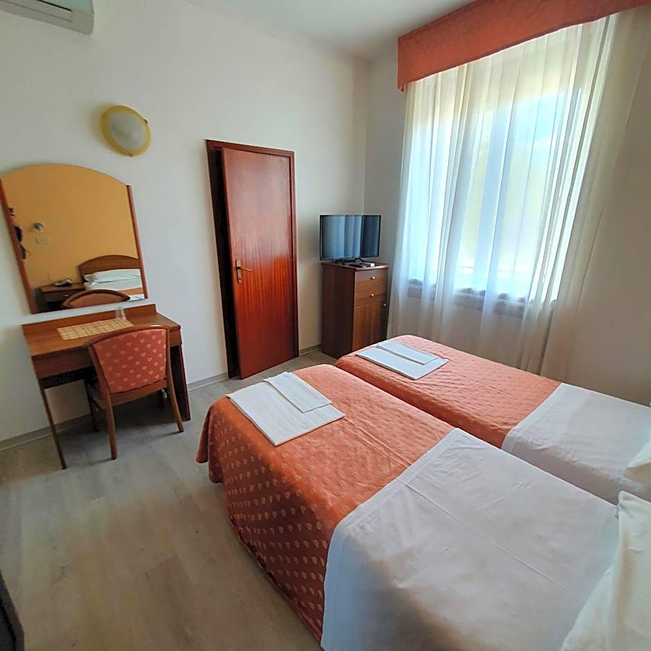 HOTEL PERLA