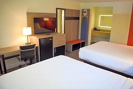 2 Queen Beds Deluxe Room Non-Smoking