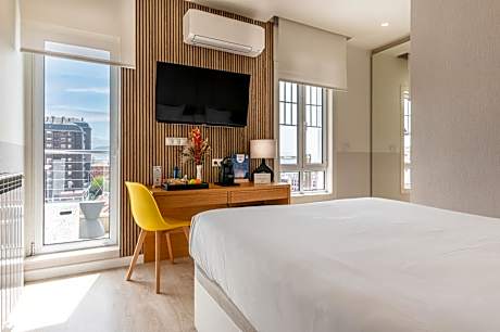 Deluxe Double Room with Sea View