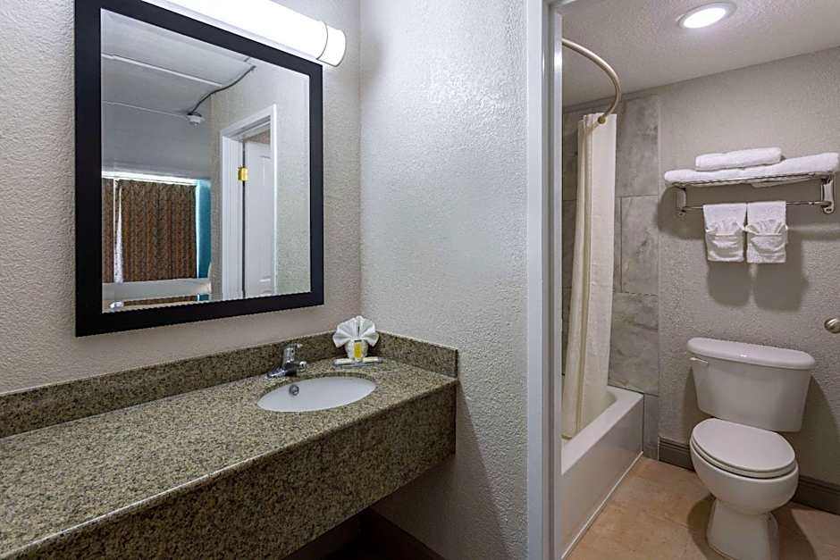 Travelodge by Wyndham Kingsland GA