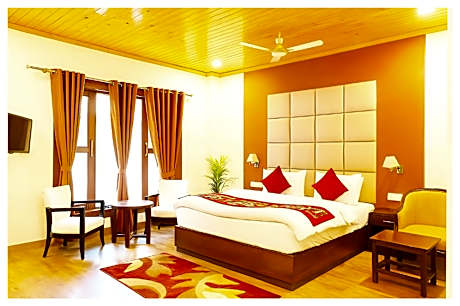 Goroomgo Blue Moon Near Mall Road Bhimtal