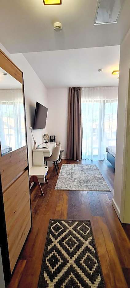 Hotel B4