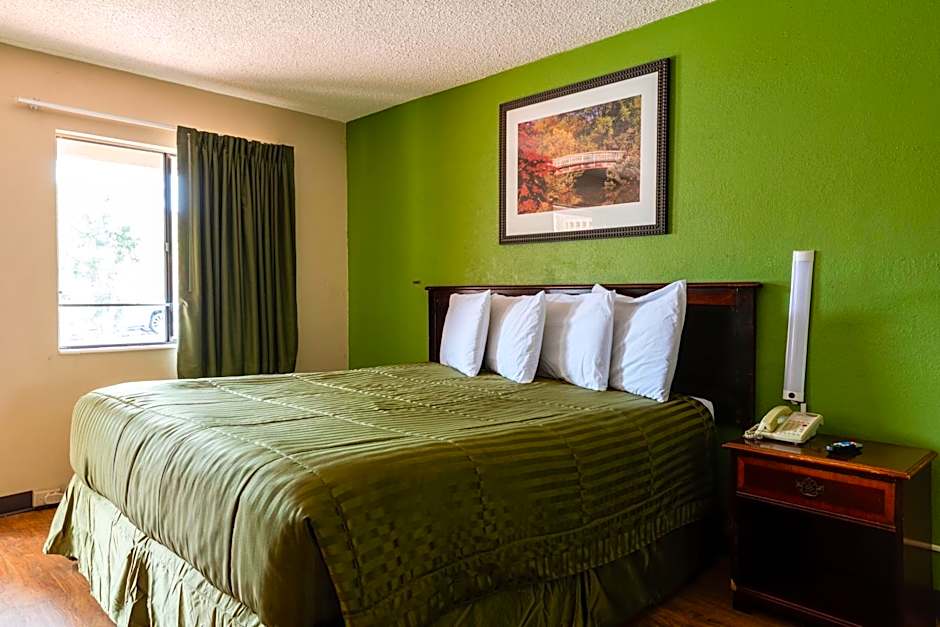 Country Hearth Inn & Suites Marietta