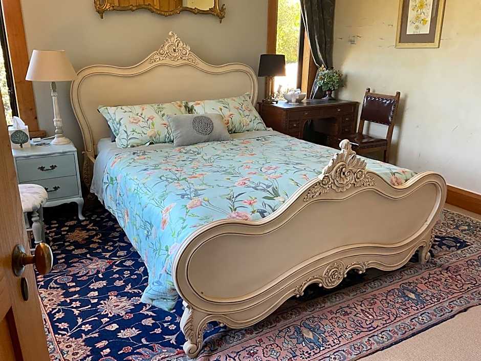 Redwood Valley B & B