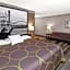 Super 8 by Wyndham Green Bay Near Stadium