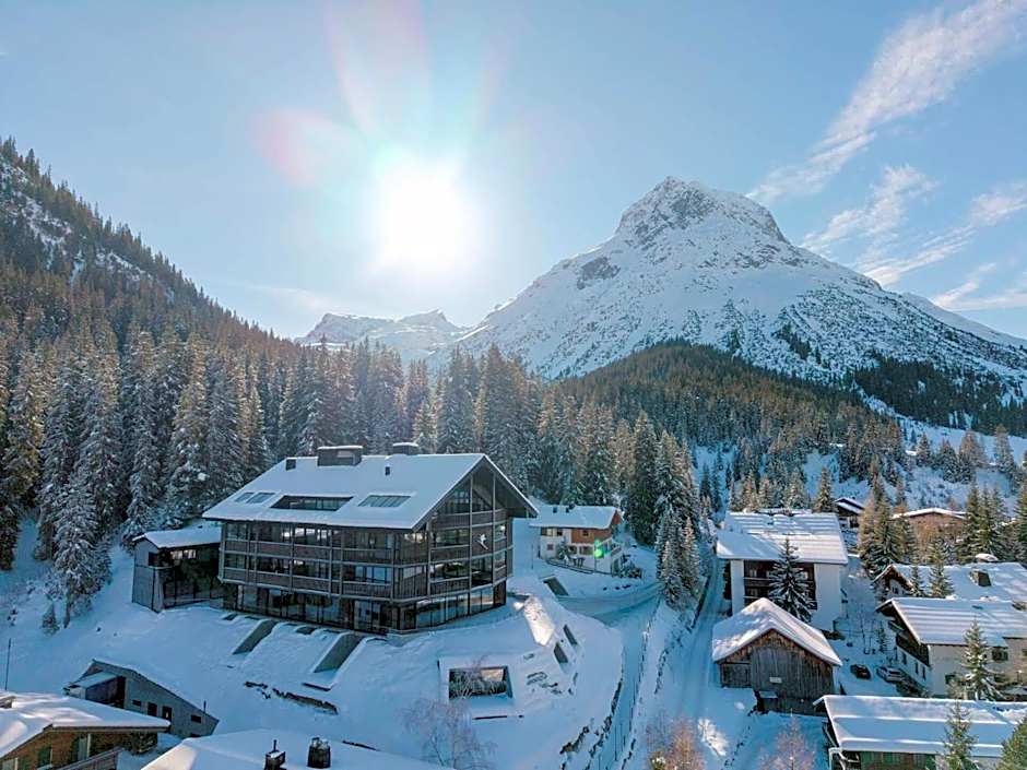 New Hotel Kristberg in Lech with SPA, outdoor pool and view
